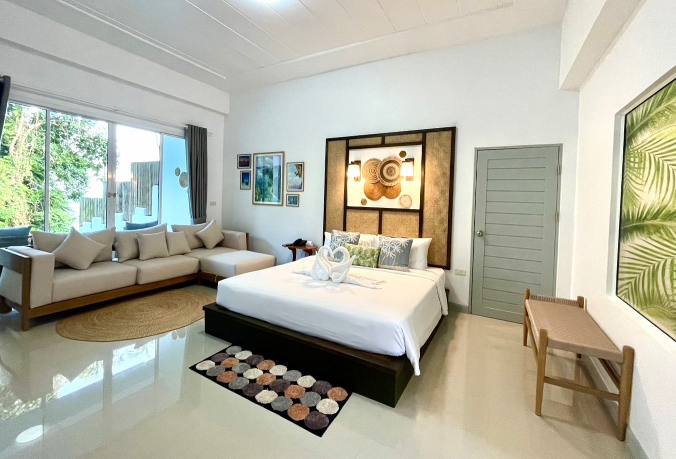 Pool Suite